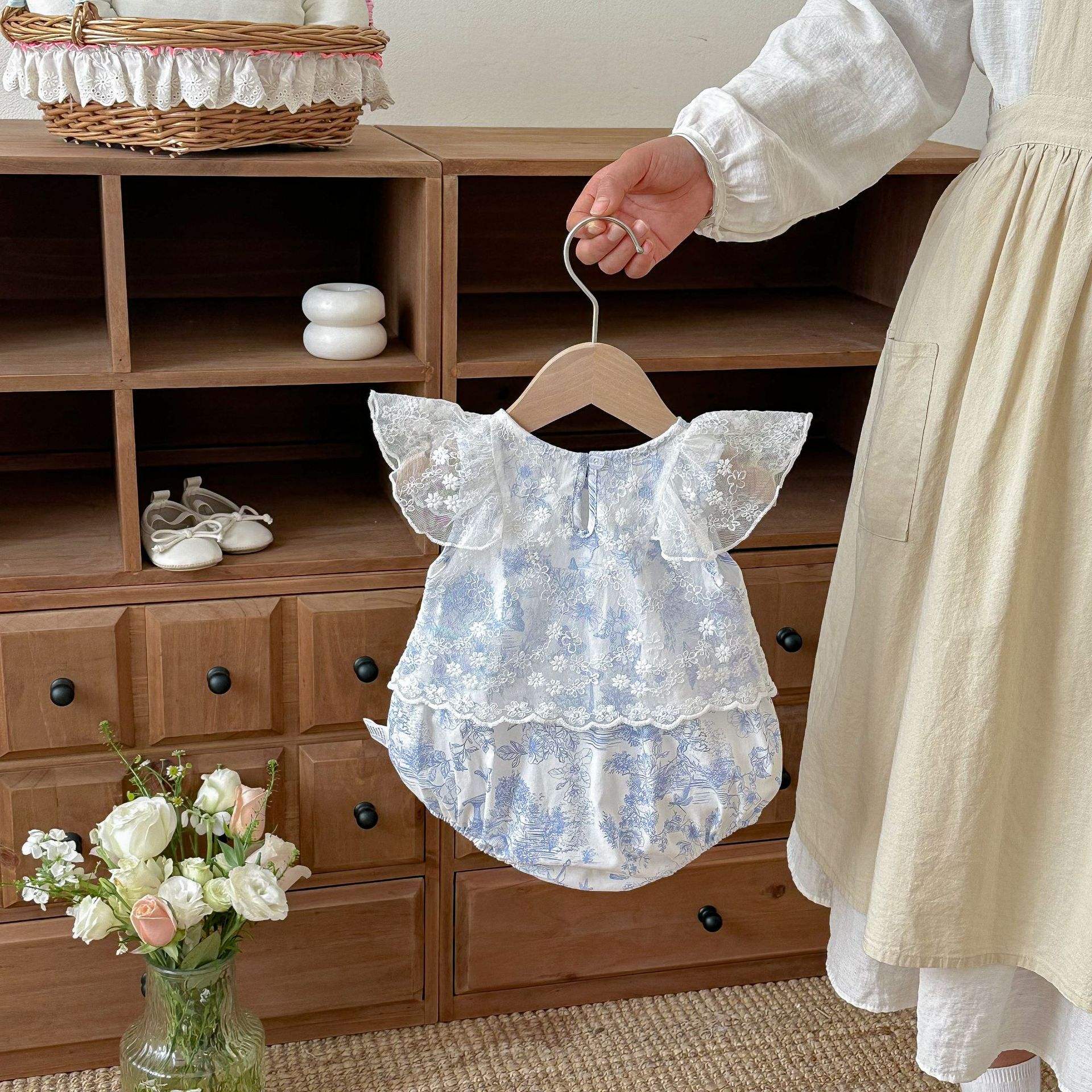 Wholesale Baby Girl's Korean Style Summer Cotton Short-sleeve Lace Mesh Romper Infant Baby Jumpsuit Floral Baby Rompers