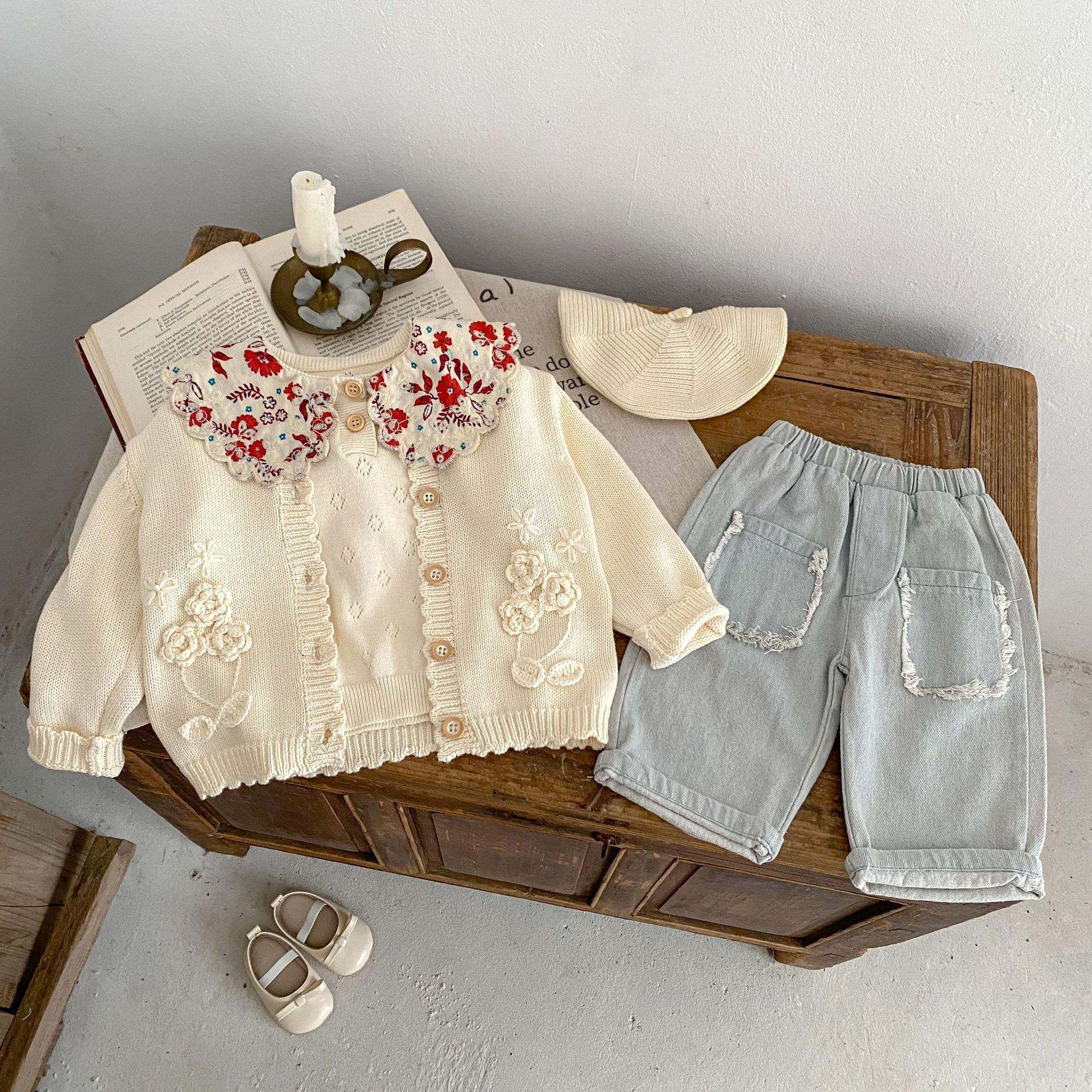 Wholesale 2025 Autumn Baby Coat Hand-crocheted Three-dimensional Flower Sweater Knitted Cardigan Girls Coat Cotton Infants Clothes