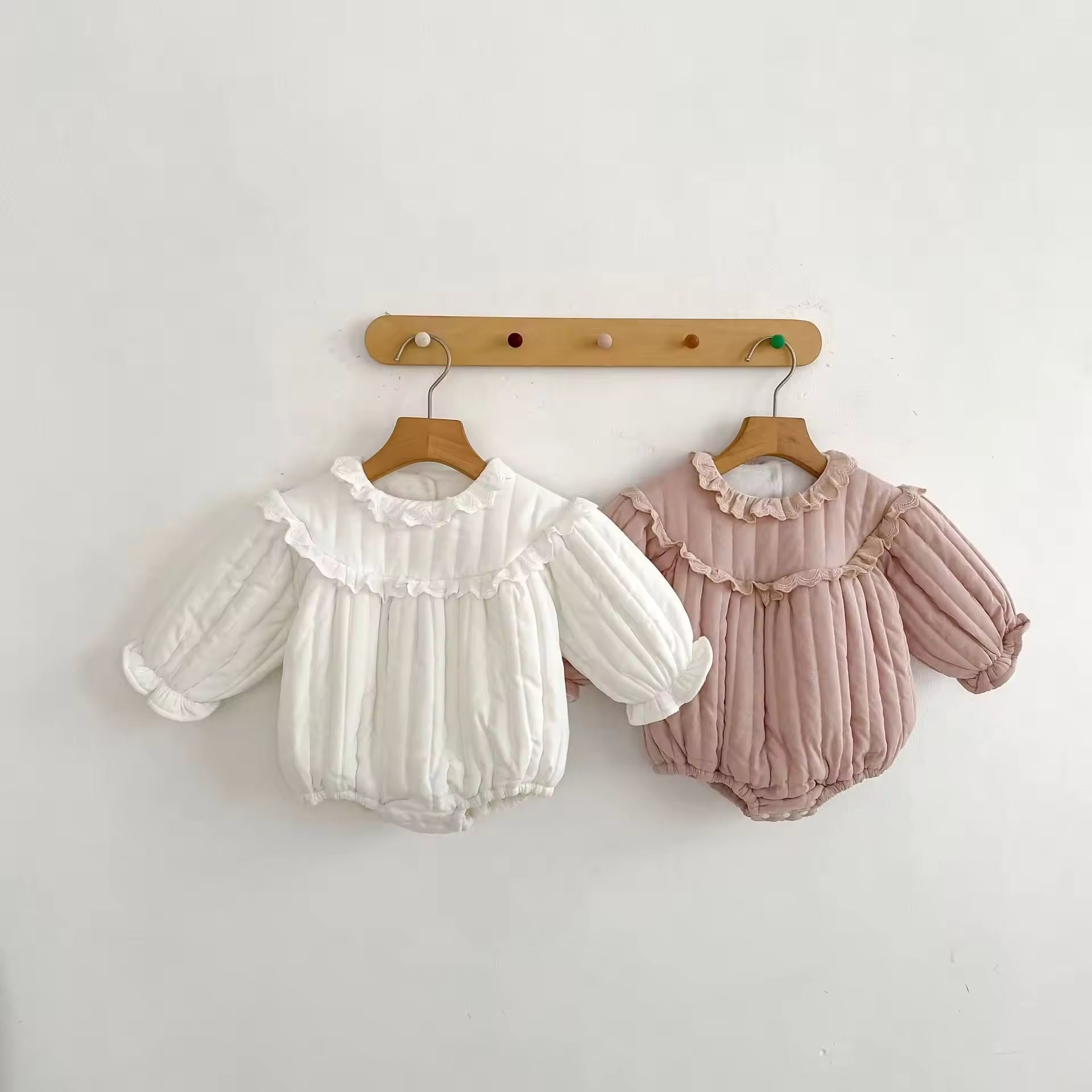 2025 Winter New Baby Girl Rompers Velvet Solid Color Button Cute Lotus Leaf Two-Color Triangle Climbing Newborn Baby Clothes