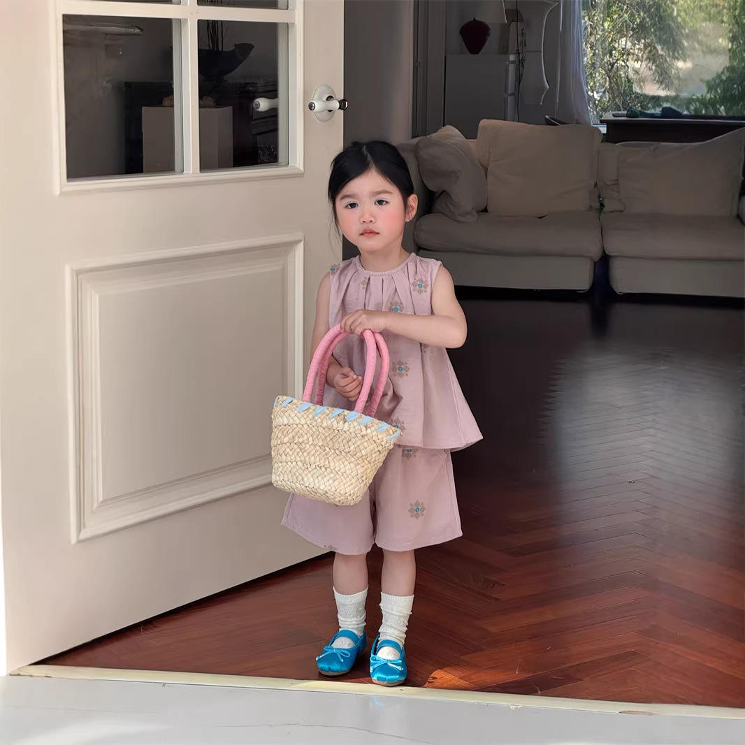 Wholesale 2026 Summer New Korean Style Children's Clothing Sweet Embroidery Floral Hollow Sleeveless Vest Shorts Set Girls Two Piece Set