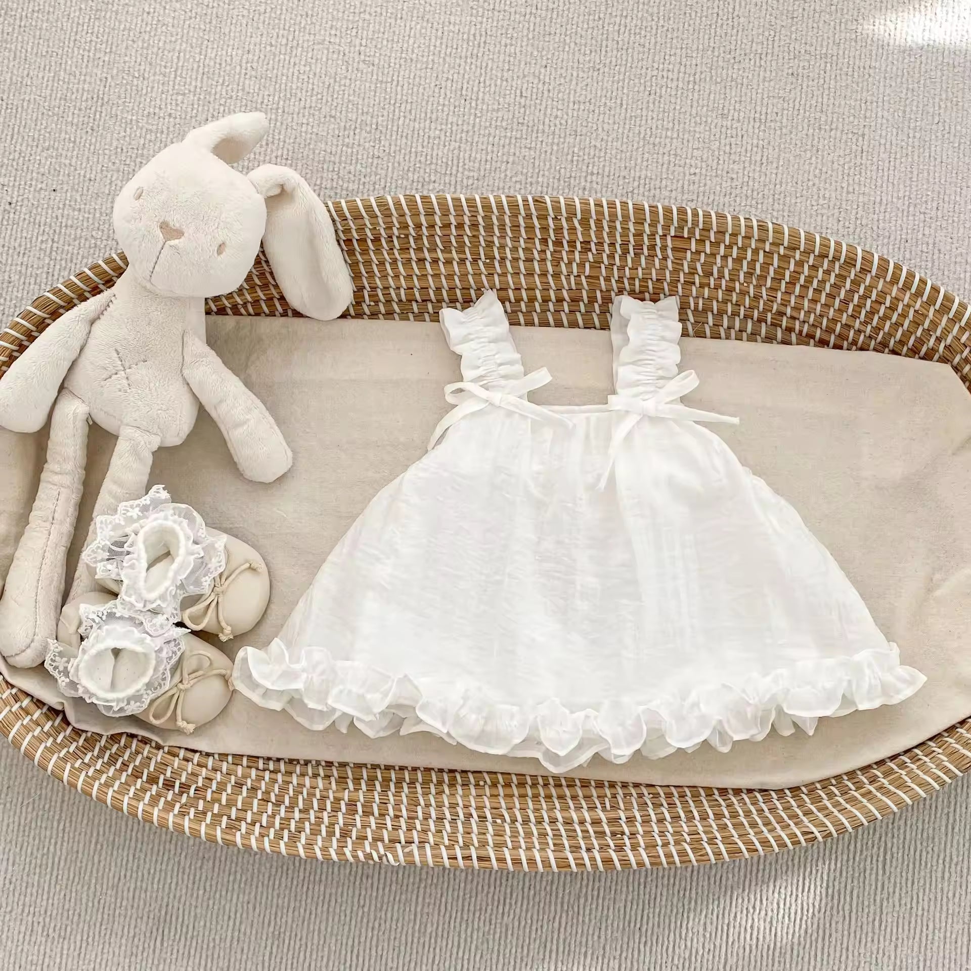 Wholesale 2026 Summer New Fashion Girls' Sleeveless Doll Baby Shirts Sweet Bow Strap Thin Breathable Baby Princess Style Kids Tops