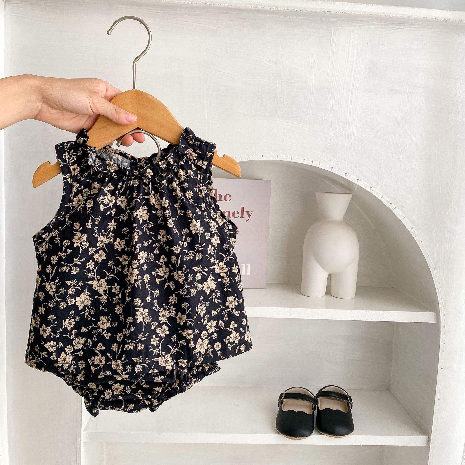 Wholesale 2026 Girls' New Fashion Summer Baby Girl Suit Stylish Floral Ruffled Collar Sleeveless Top with Romper Shorts Two Piece Set