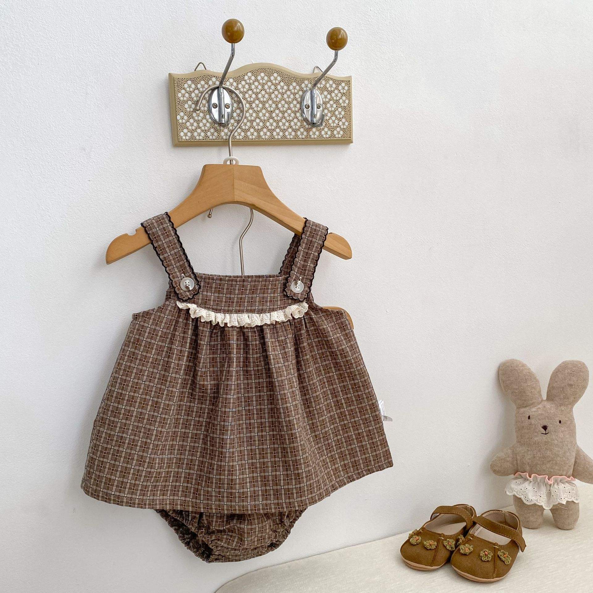 Wholesale 2026 Baby Girl Clothing Set Summer Infant Clothes Korean Style Floral Pattern Sling Flying Sleeve Doll Shirt Baby Set