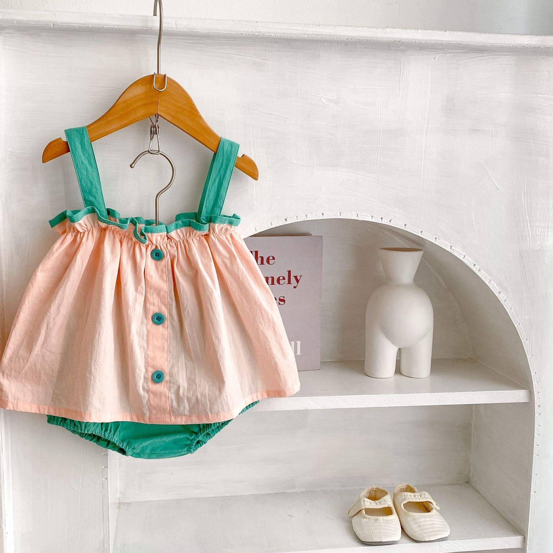 Wholesale 2026 Summer INS Style Baby Sleeveless Color-Blocked Camisole Top Solid Color Bread Pants Girls Baby Two Piece Set