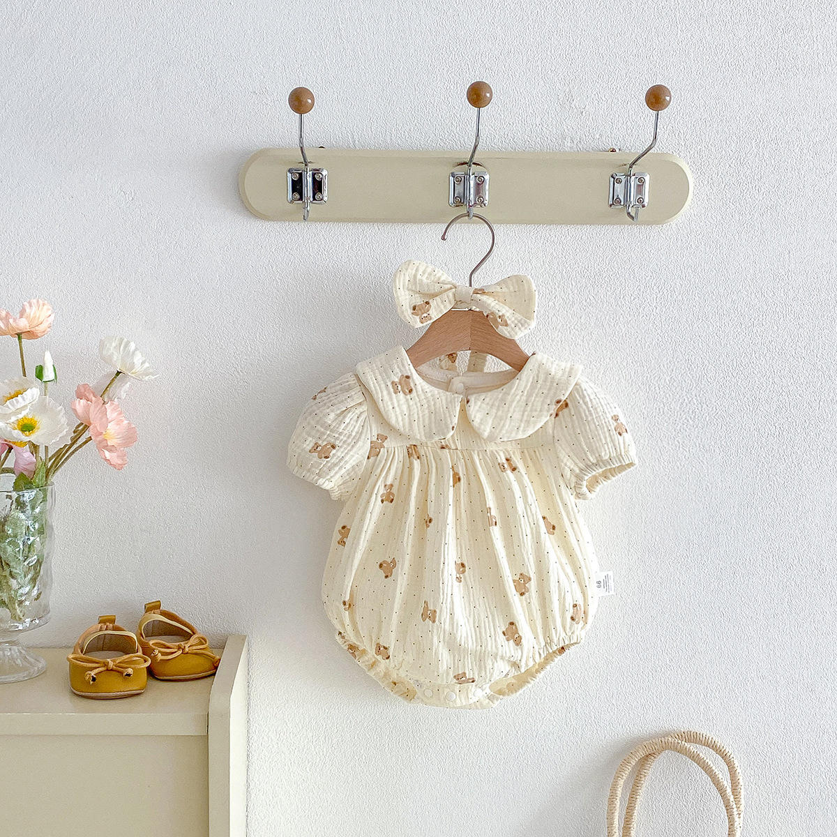 Wholesale Baby Clothes 2026 Summer New Fashion Baby Rompers Short-sleeved Gauze Printed Bear Pattern Soft Baby Jumpsuit