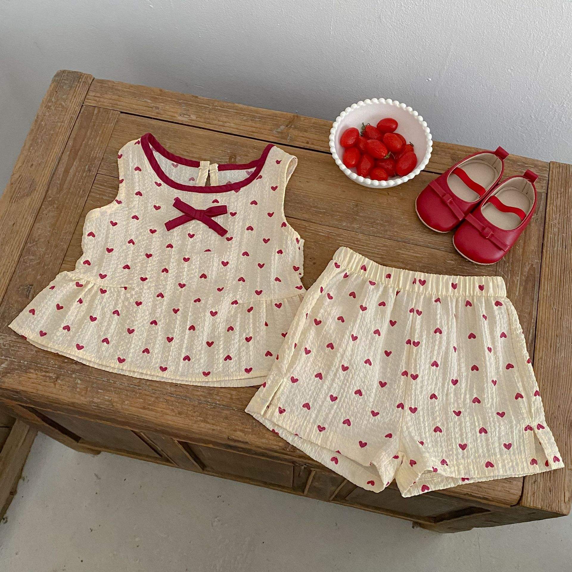 Wholesale 2026 Summer New Style Girl's Princess Style Baby Girl Fashionable Set Small Heart Sleeveless Top with Shorts Cute Two Piece Set