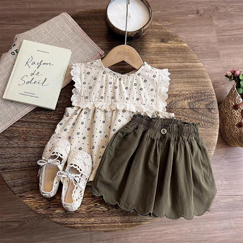 Wholesale 2026 New Girls' Floral Baby Girl Clothing Set Forest Style Small Floral Short Sleeve Top Wavy Shorts Sweet Baby Set