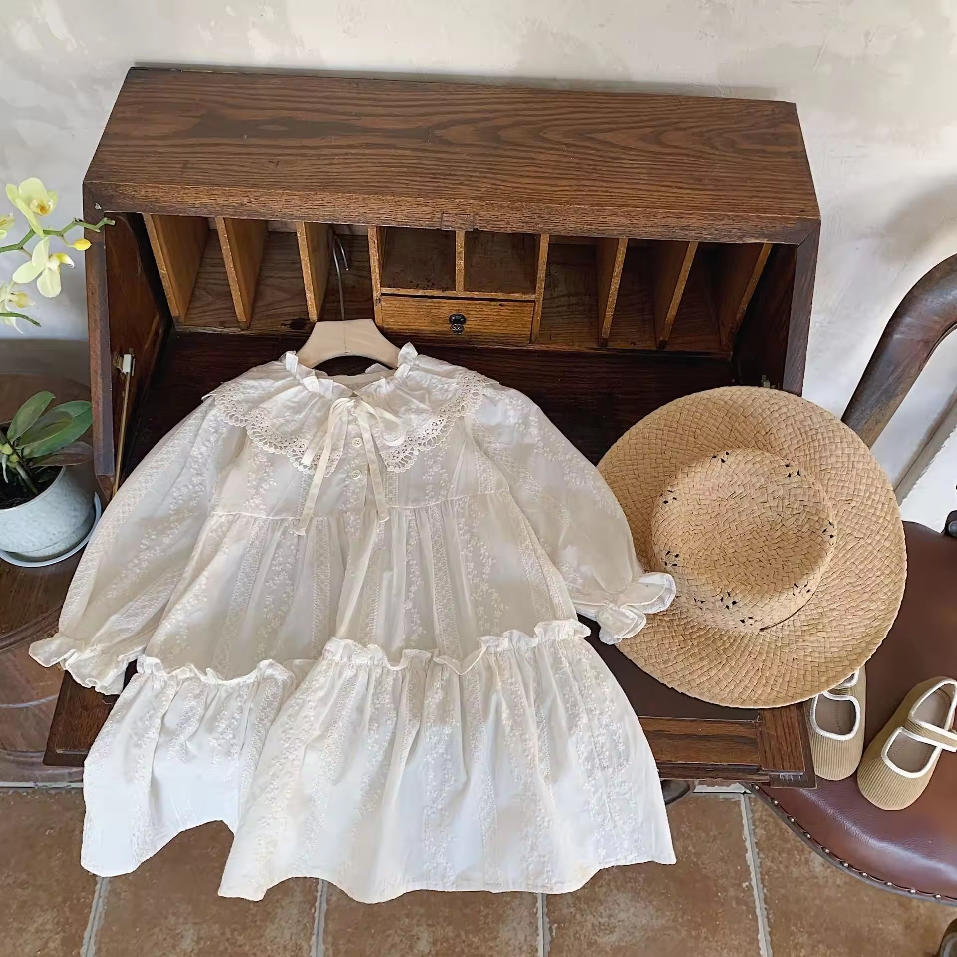 2025 Girls Baby Dresses Long Sleeve Princess Dress with Lapel Lace Fashionable Children's Knee-length Print Baby Skirt