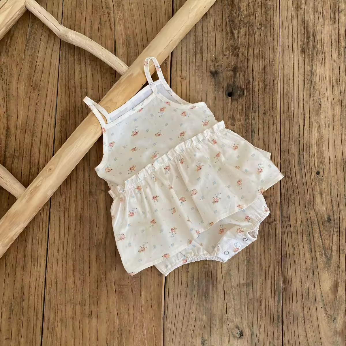 2025 New Summer Pure Cotton Baby Rompers Infant Toddler Jumpsuit Fresh Floral Strap Triangle Climbing Girl Baby Dress Style